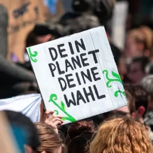 Plakat mit der Aufschrift innovativ investieren